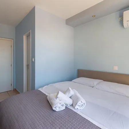 Byron Hotel